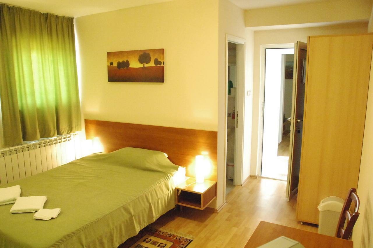 Villa Nevenka Rooms Belgrado Habitación foto